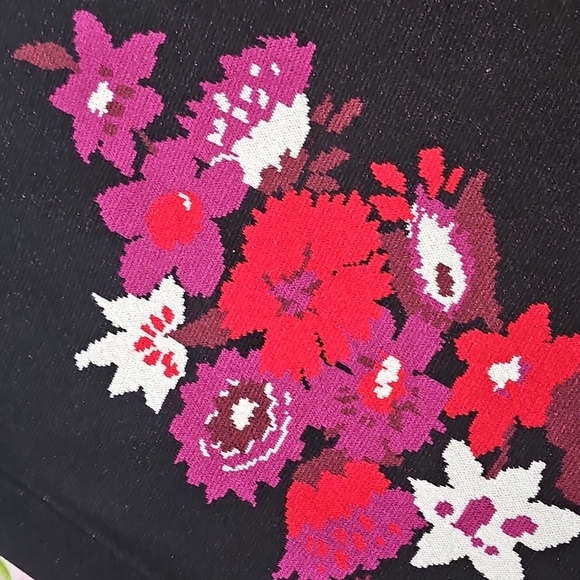 Ann Taylor Factory Stretchy Floral Black Skirt Size Large NWT - Picture 2 of 4